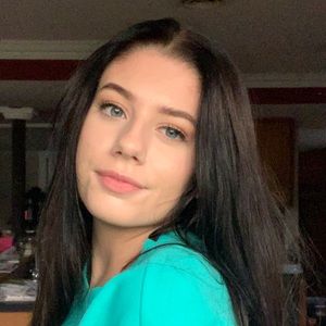 Meet your Posher, Maeve